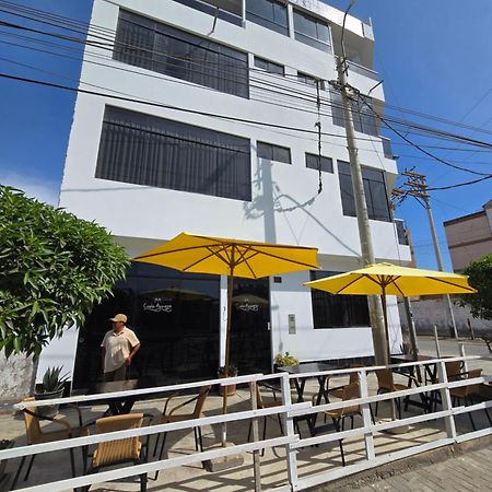 Hostal Costa Azzurra Cerro Azul Bagian luar foto